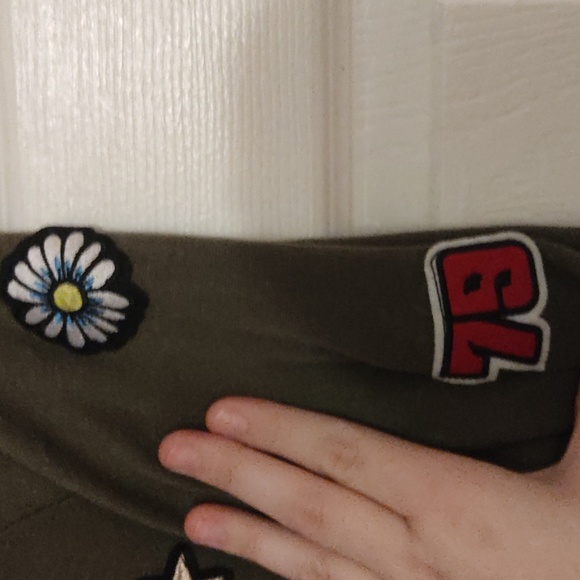 Curve Revolution Rue 21 Y2K Smiley Face Decal Sweater Dark Green Army Green - Picture 3 of 6